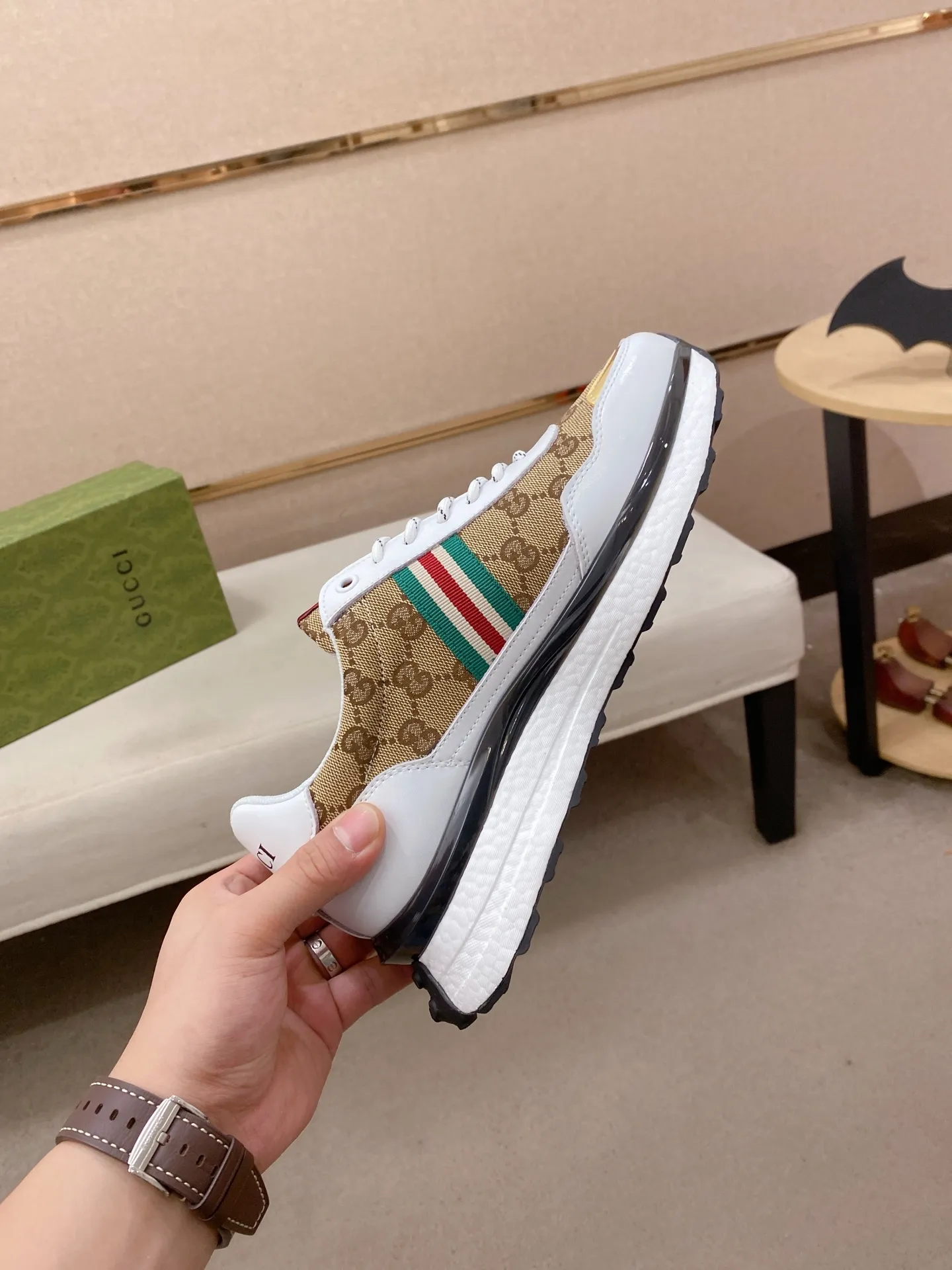 Men's clothing and shoes💰:462💰 (GUCCI) The latest model from the official website🎁🎁Casual and fashionable men's shoes👟, hot style💥The version is simple and elegant, exclusive for trendy men. The unique latest brand elements from the official website👑Original Gucci decoration, fashionable and generous, the fabric is original cowhide ✅Mesh breathable lining, the official website specifies wear-resistant casual outsole, the classic model is taken in kind at the counter🎬38-44 (can be customized for 45 non-refundable)